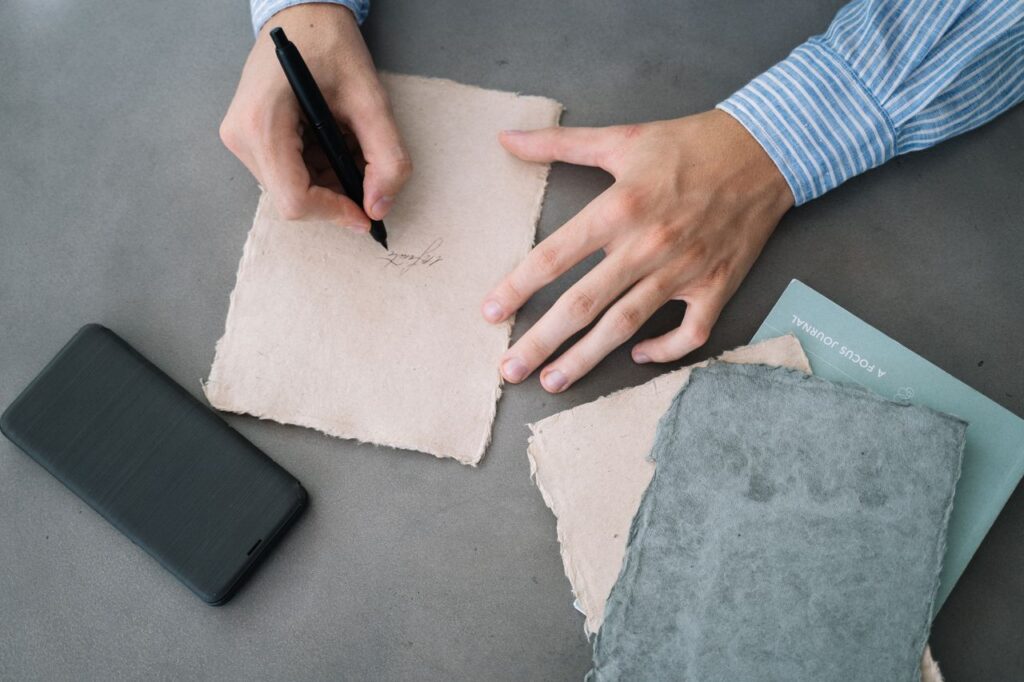 Handwritten notes as a way to add a personal touch to your corporate Gifting Handwritten notes as a way to add a personal touch to your corporate Gifting